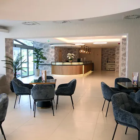 Aquamed Hotell 4*