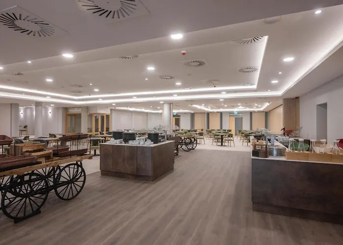 Aquamed Otel 4*